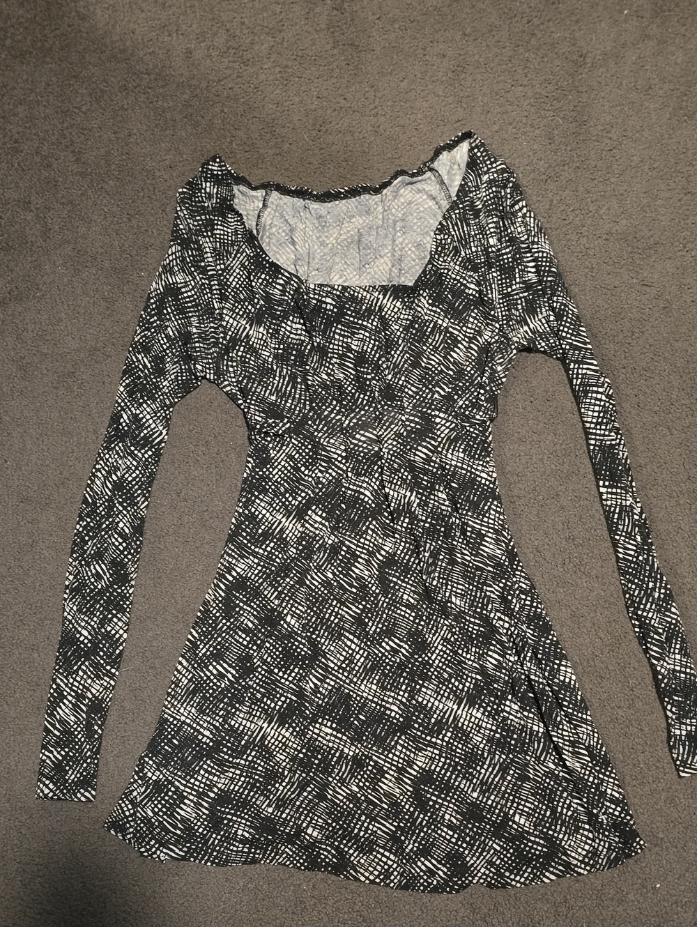 Liz Lange Maternity Black and White Long-Sleeve Fit-and-Flare Dress
